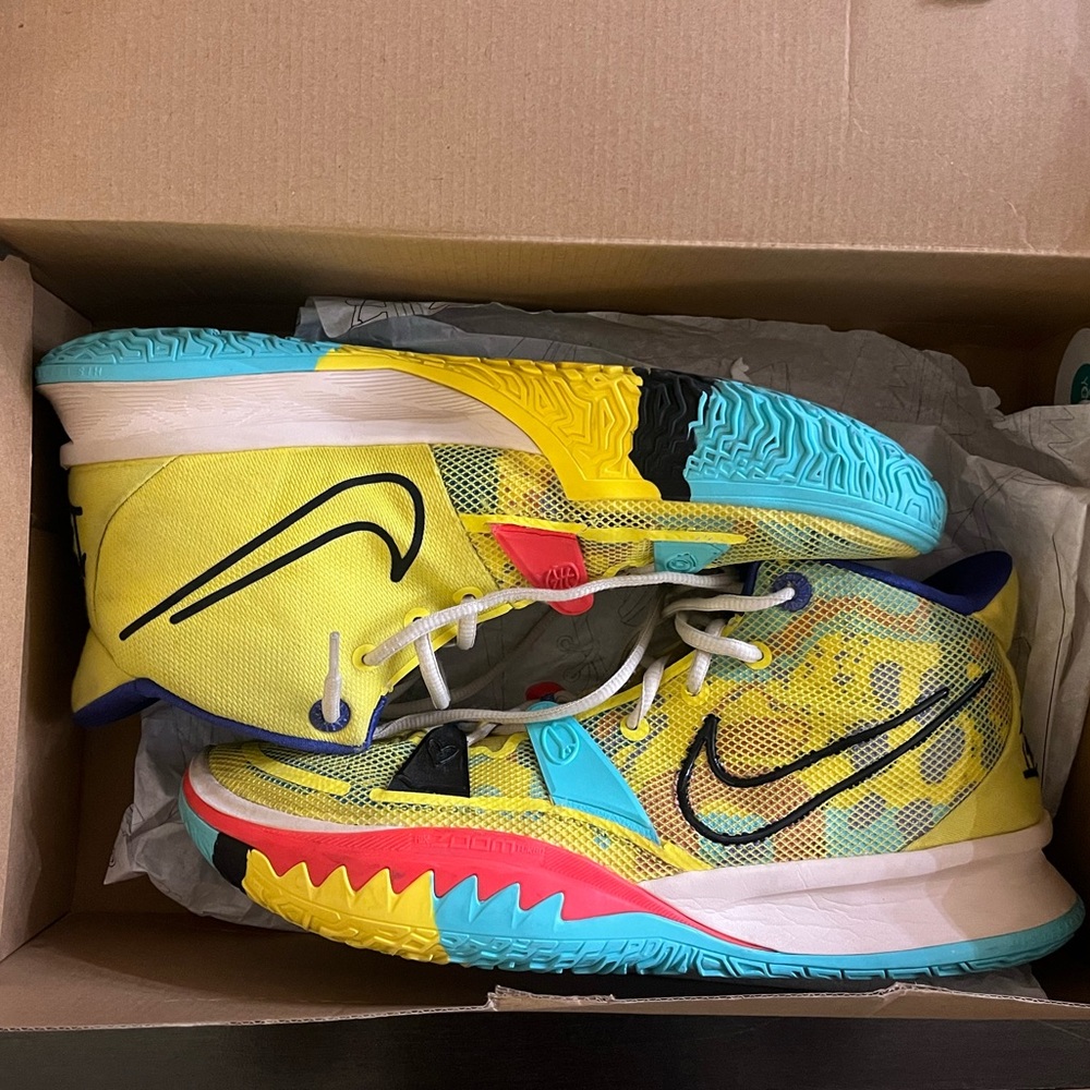 Kyrie 7